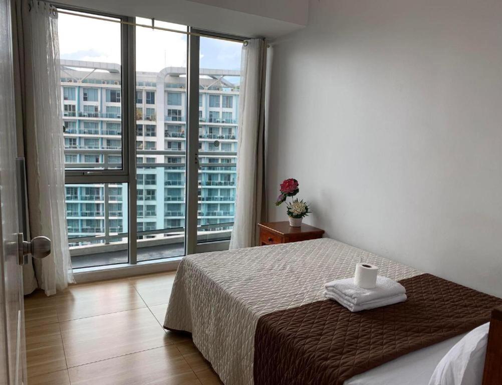 Azure C5 Man-Made Beach Balcony Multiple Units Manila Exteriér fotografie